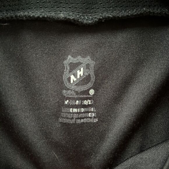 🐧 2 Boys Size Medium (10/12) Pittsburgh Penguins Shirts 🐧 - Picture 5 of 9